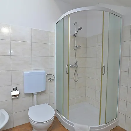 Guest house Rovenska House