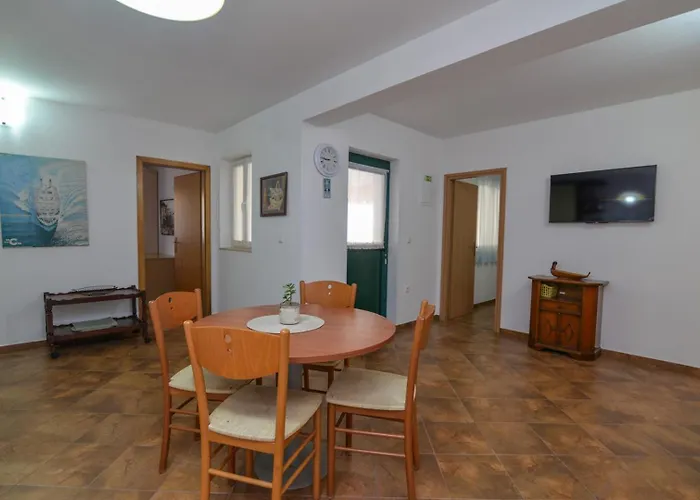 Rovenska House