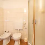 Rovenska House וולי לוסיניי