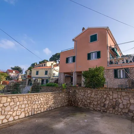 Pensión Rovenska House 3*
