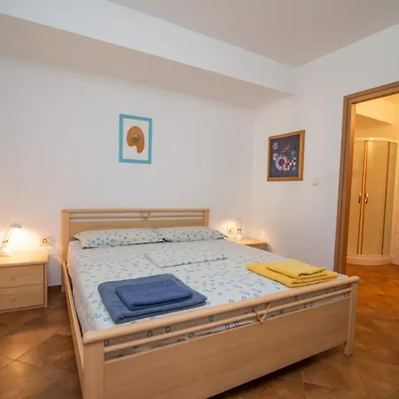 Rovenska House 3*