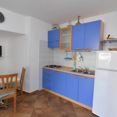 Rovenska House 3* וולי לוסיניי