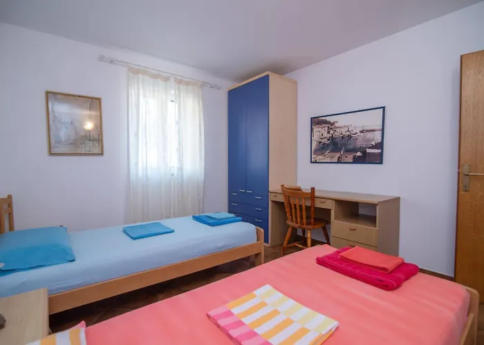 Pensionat Rovenska House