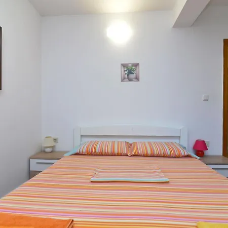 Rovenska House Lussingrande